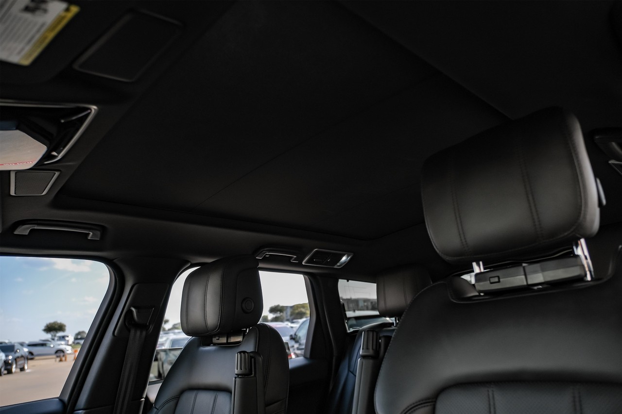 Land Rover Range Rover Sport Vehicle Main Gallery Image 05