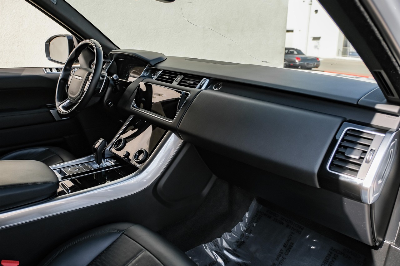 Land Rover Range Rover Sport Vehicle Main Gallery Image 15