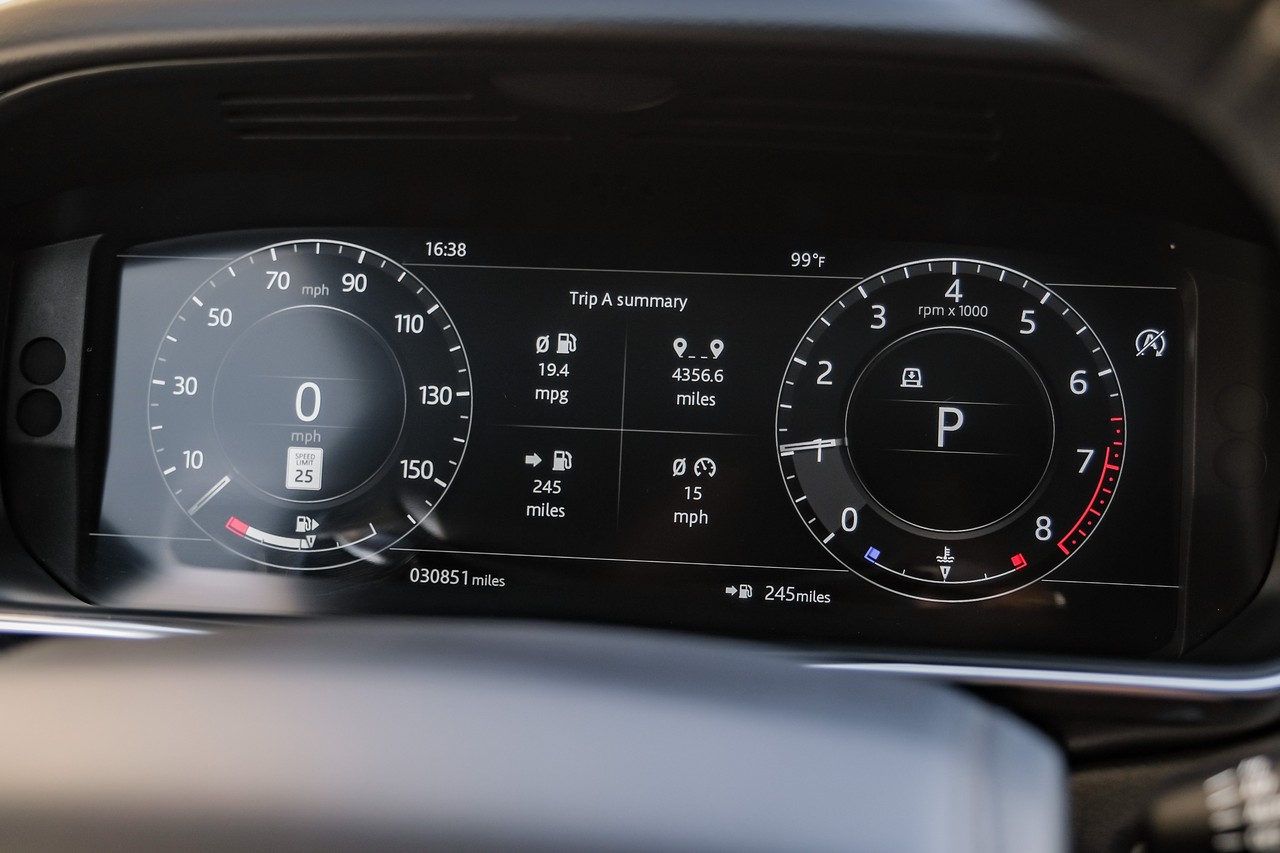 Land Rover Range Rover Sport Vehicle Main Gallery Image 21