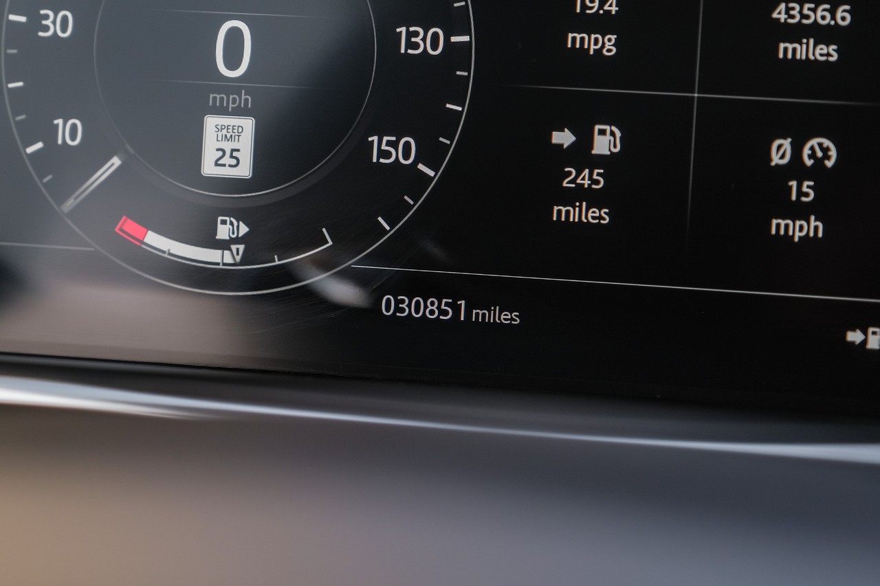 Land Rover Range Rover Sport Vehicle Main Gallery Image 22