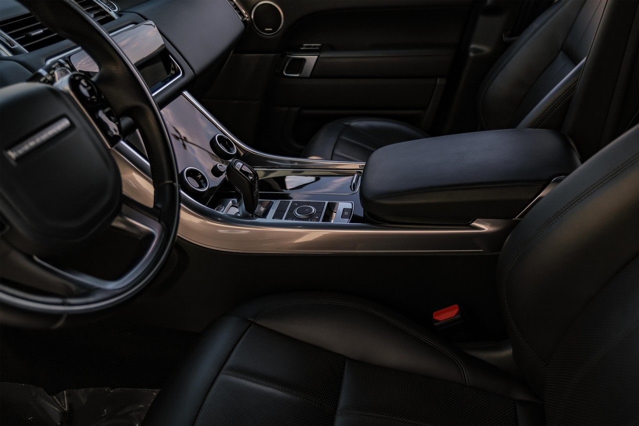 Land Rover Range Rover Sport Vehicle Main Gallery Image 26