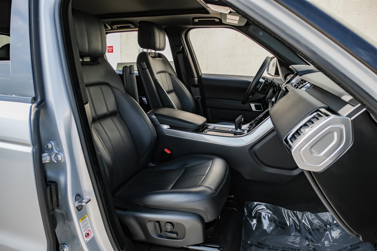 Land Rover Range Rover Sport Vehicle Main Gallery Image 34
