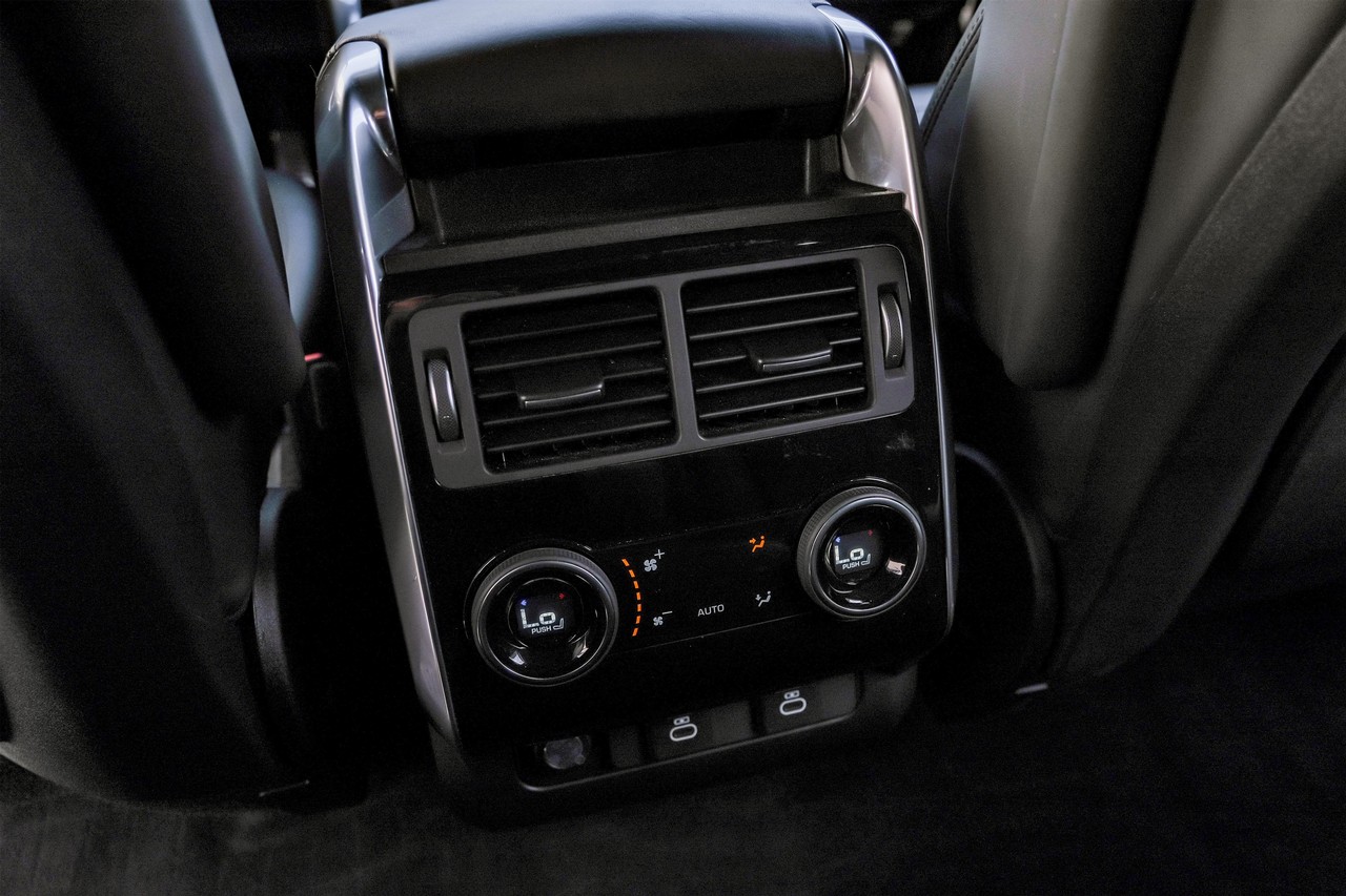 Land Rover Range Rover Sport Vehicle Main Gallery Image 37