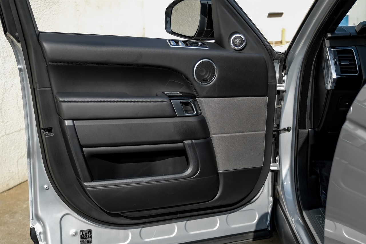 Land Rover Range Rover Sport Vehicle Main Gallery Image 42