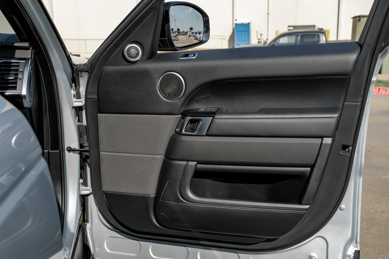 Land Rover Range Rover Sport Vehicle Main Gallery Image 43