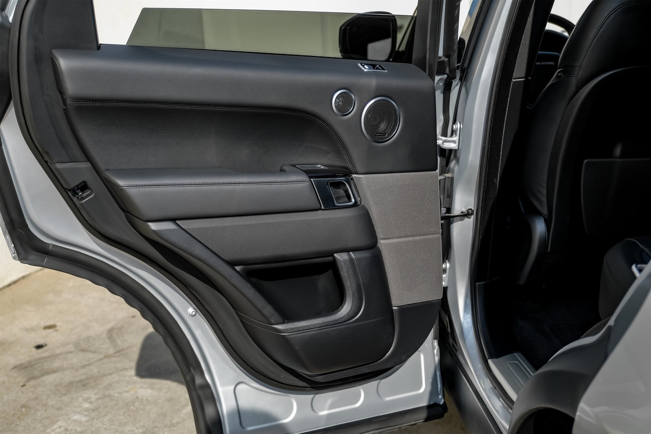 Land Rover Range Rover Sport Vehicle Main Gallery Image 44