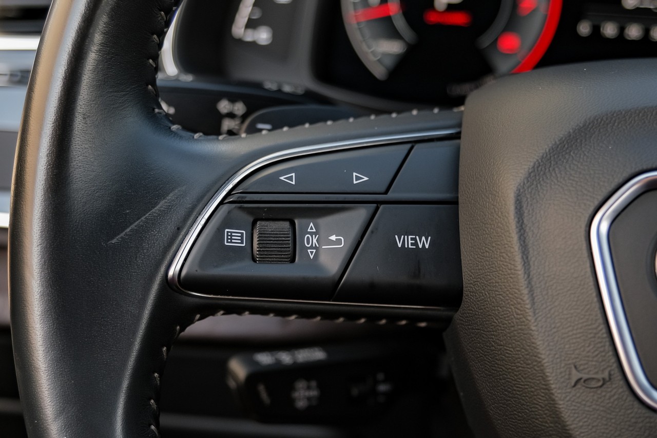 Audi Q8 Vehicle Main Gallery Image 18