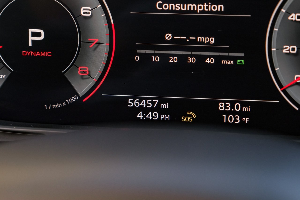 Audi Q8 Vehicle Main Gallery Image 21