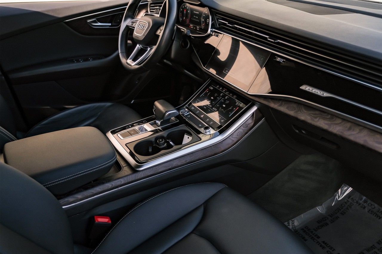 Audi Q8 Vehicle Main Gallery Image 25