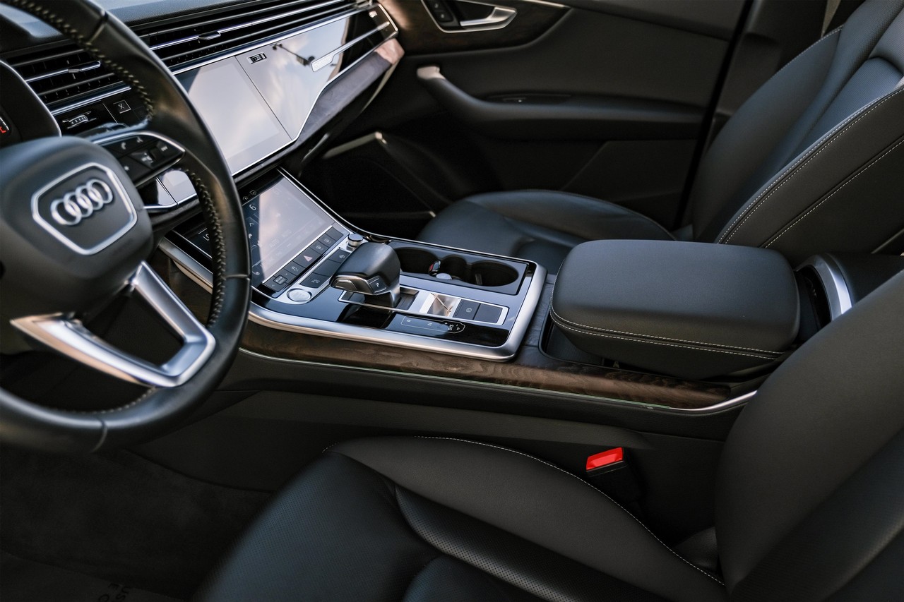 Audi Q8 Vehicle Main Gallery Image 26