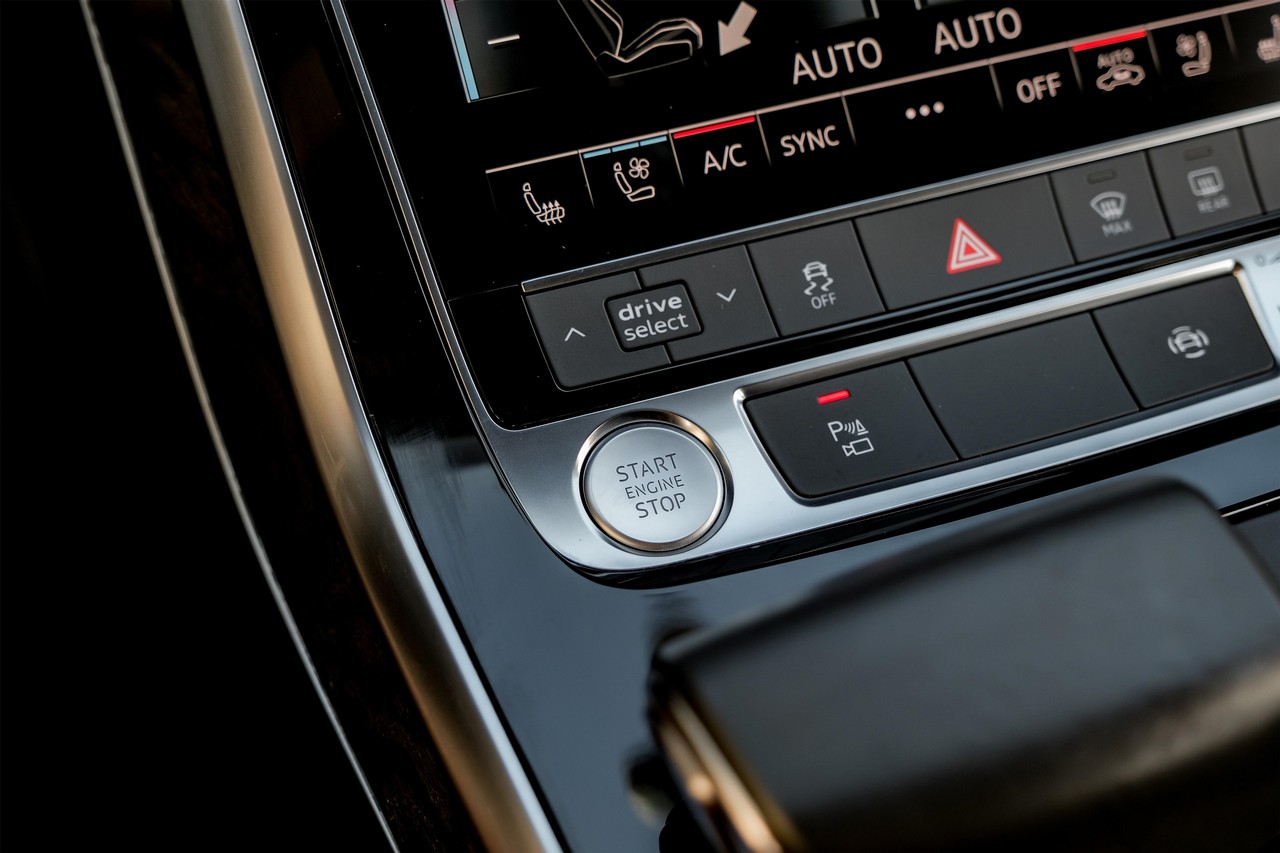 Audi Q8 Vehicle Main Gallery Image 28