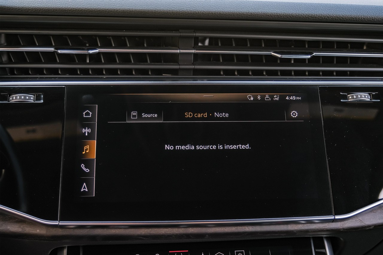 Audi Q8 Vehicle Main Gallery Image 31