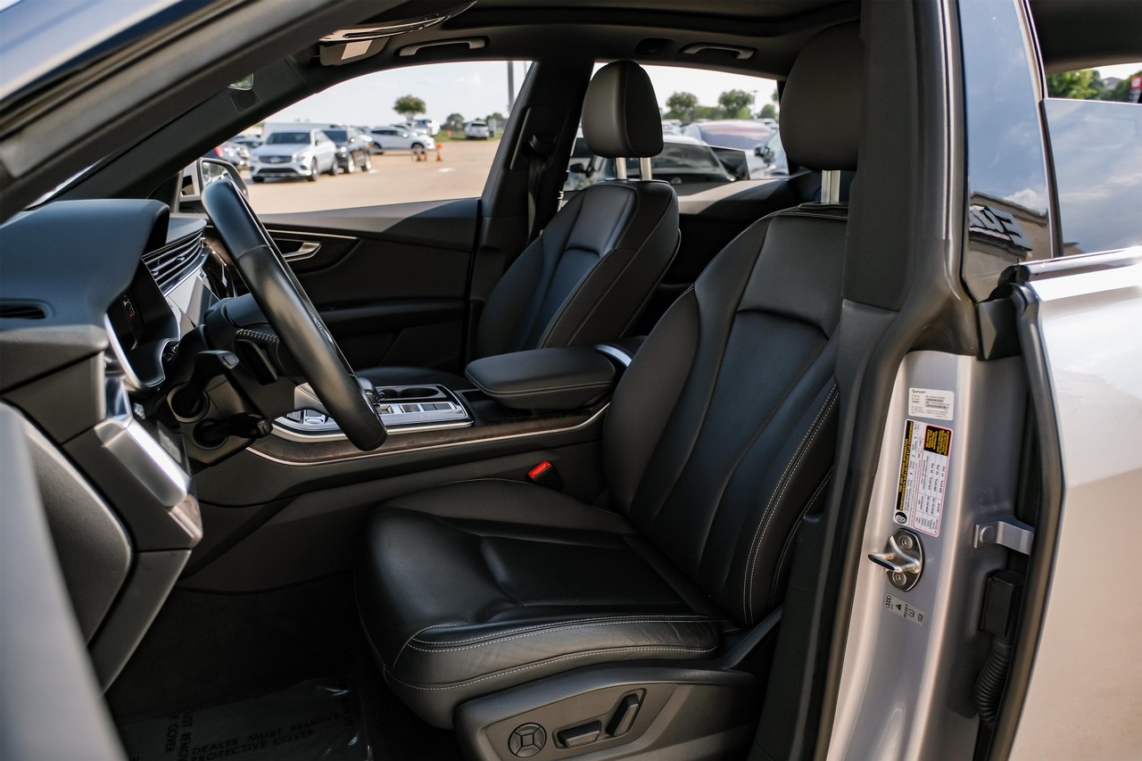 Audi Q8 Vehicle Main Gallery Image 33