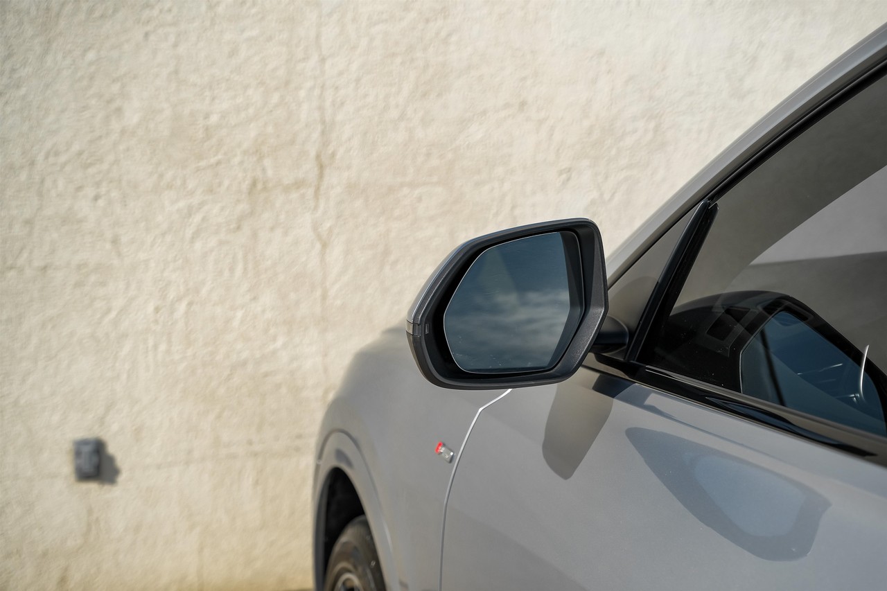 Audi Q8 Vehicle Main Gallery Image 39