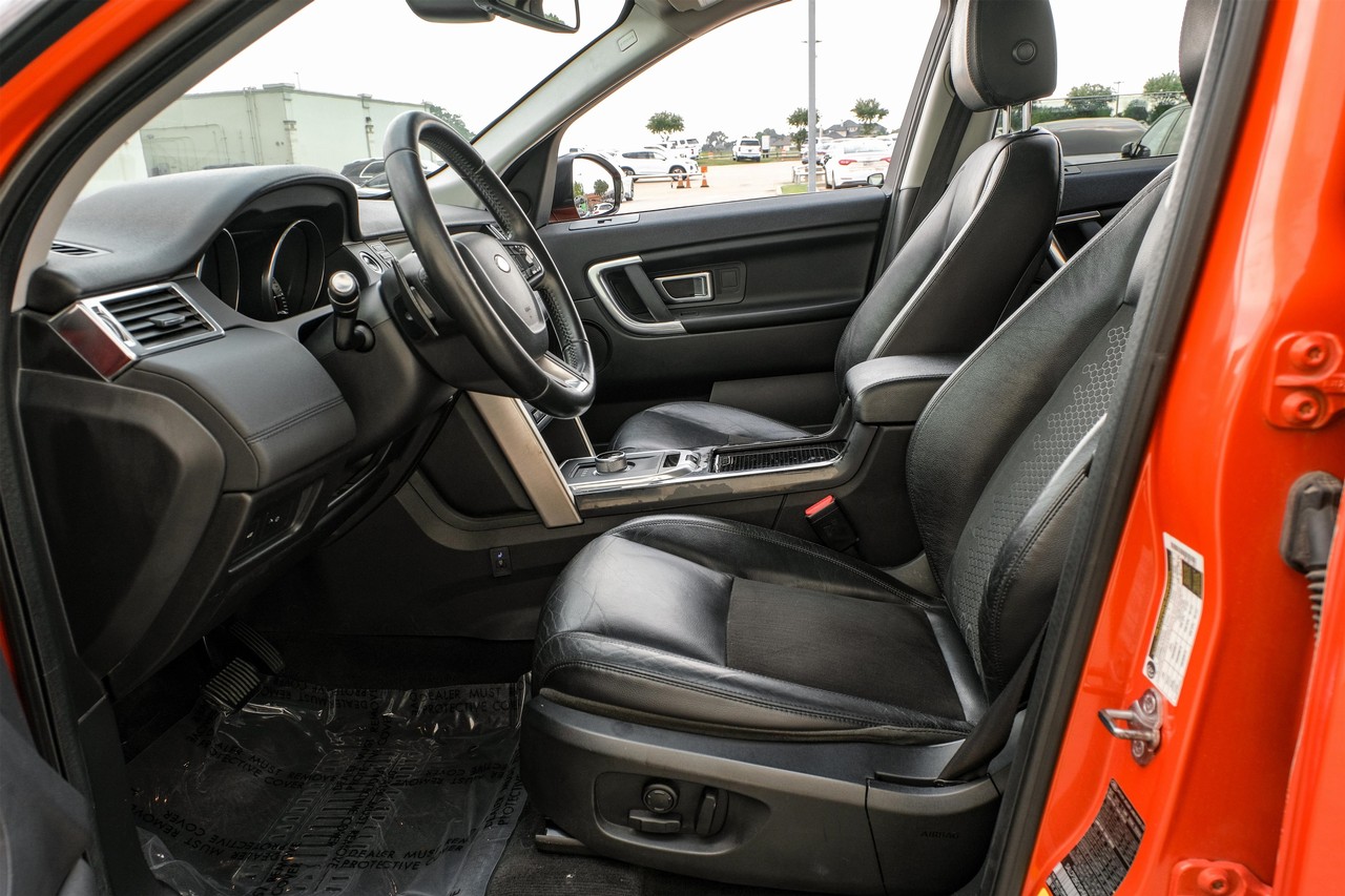 Land Rover Discovery Sport Vehicle Main Gallery Image 04