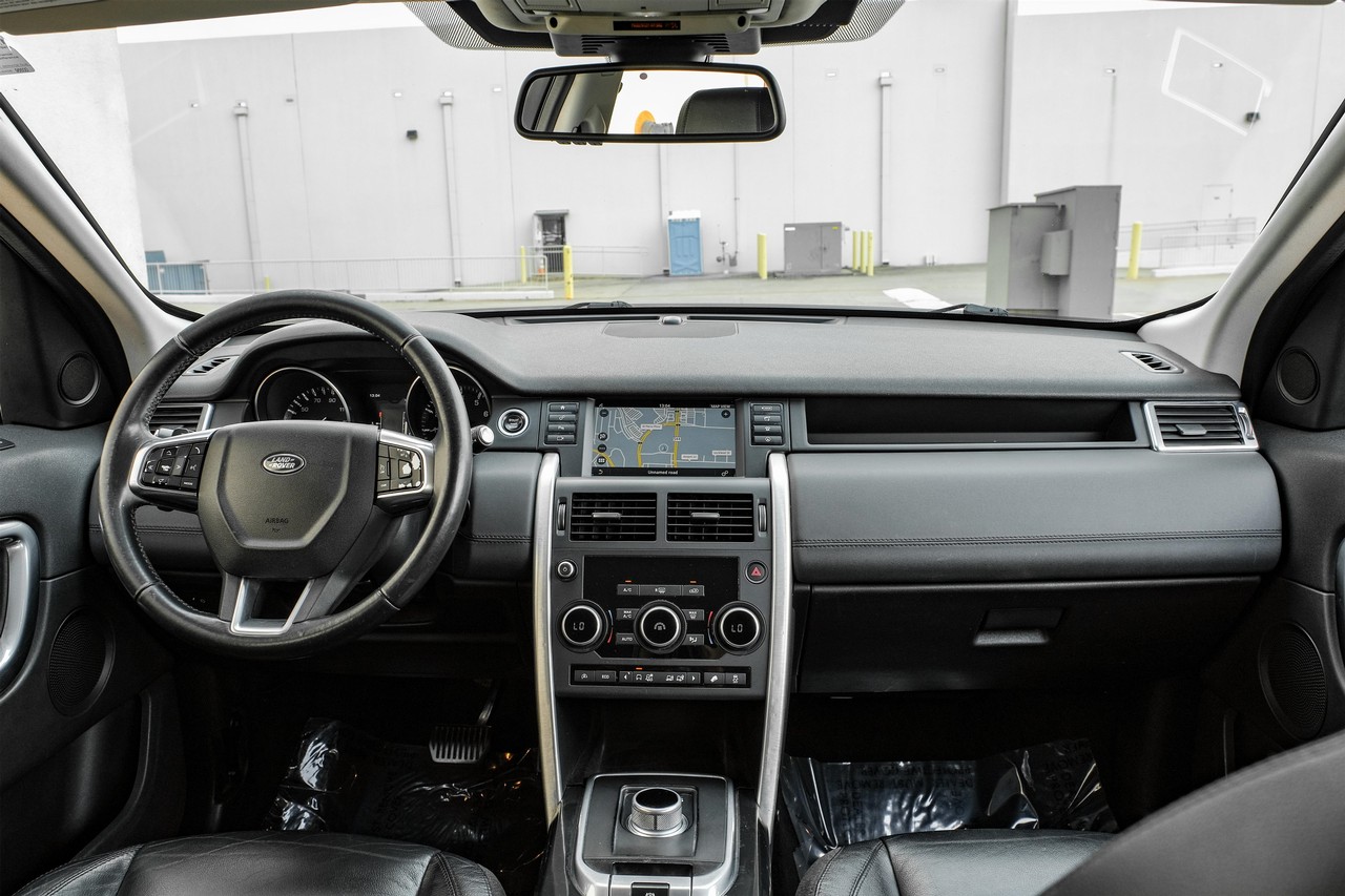 Land Rover Discovery Sport Vehicle Main Gallery Image 14