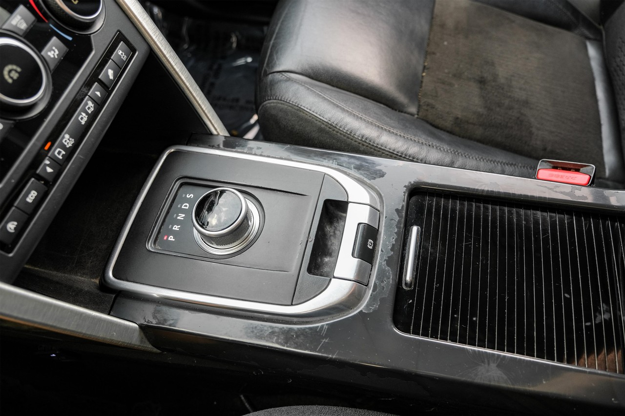 Land Rover Discovery Sport Vehicle Main Gallery Image 23