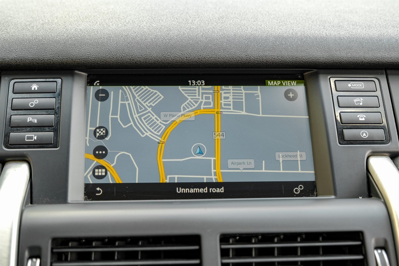 Land Rover Discovery Sport Vehicle Main Gallery Image 27