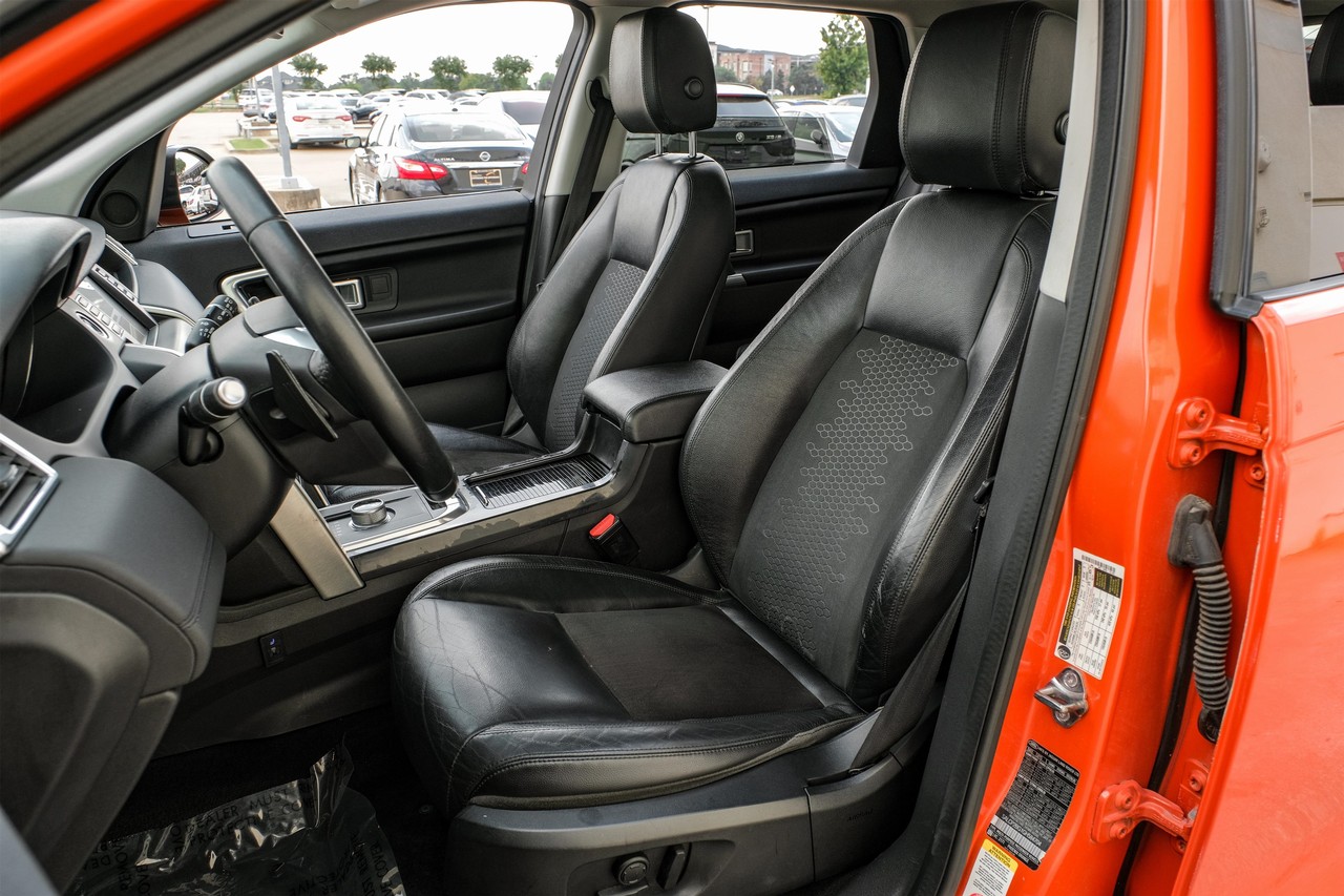 Land Rover Discovery Sport Vehicle Main Gallery Image 30
