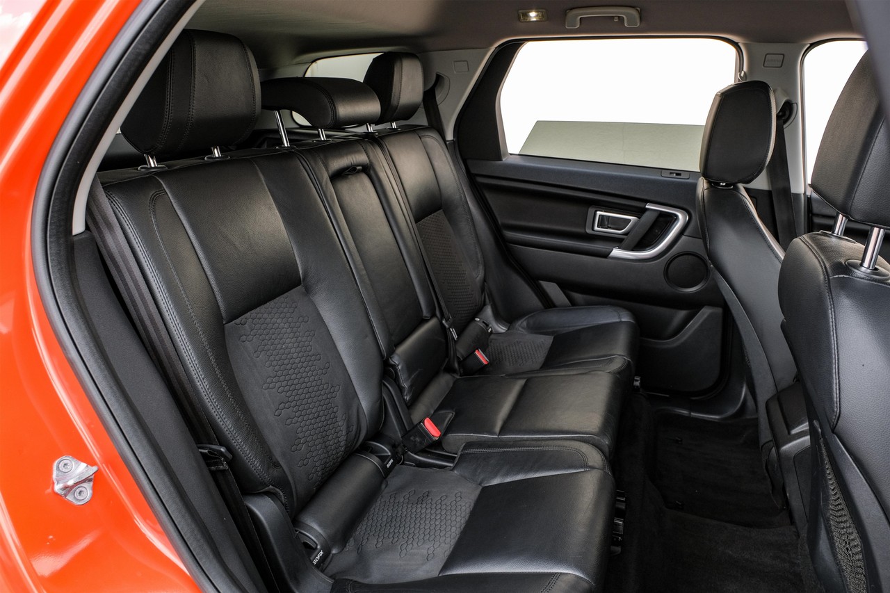 Land Rover Discovery Sport Vehicle Main Gallery Image 34