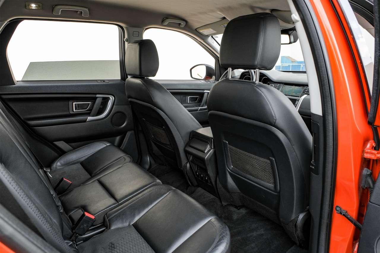 Land Rover Discovery Sport Vehicle Main Gallery Image 35