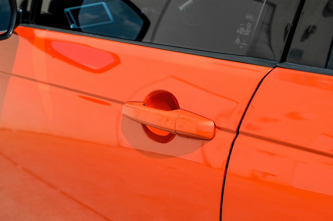 Land Rover Discovery Sport Vehicle Main Gallery Image 38