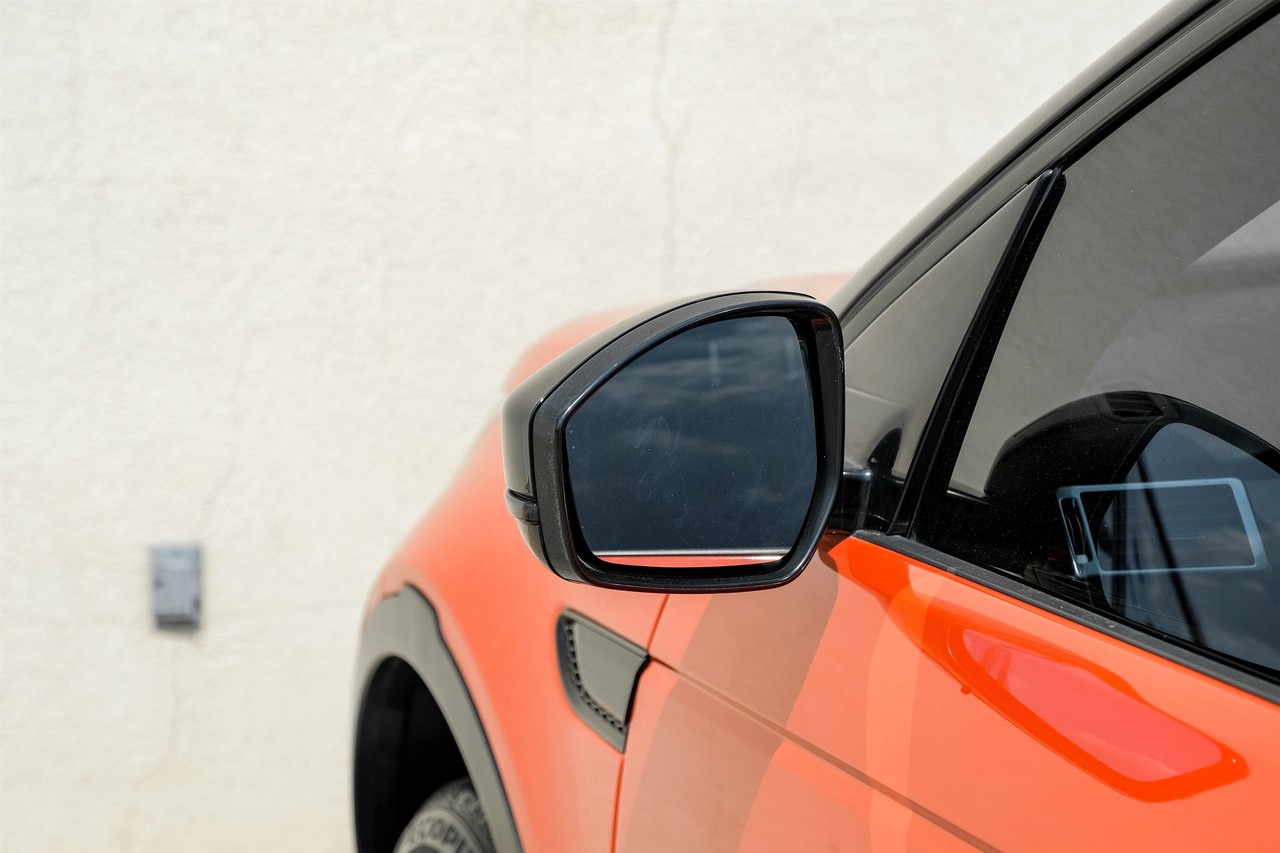 Land Rover Discovery Sport Vehicle Main Gallery Image 39