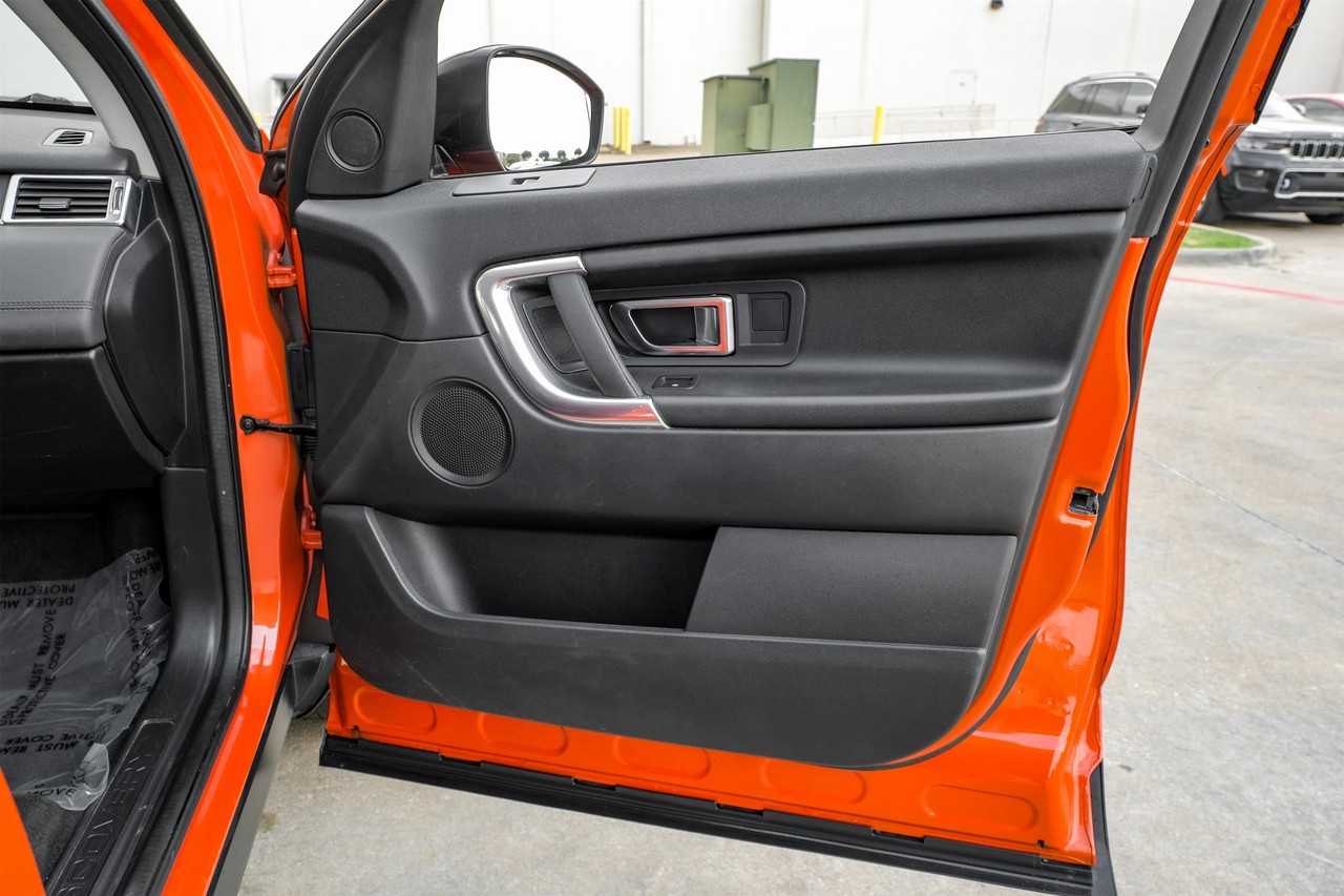 Land Rover Discovery Sport Vehicle Main Gallery Image 42