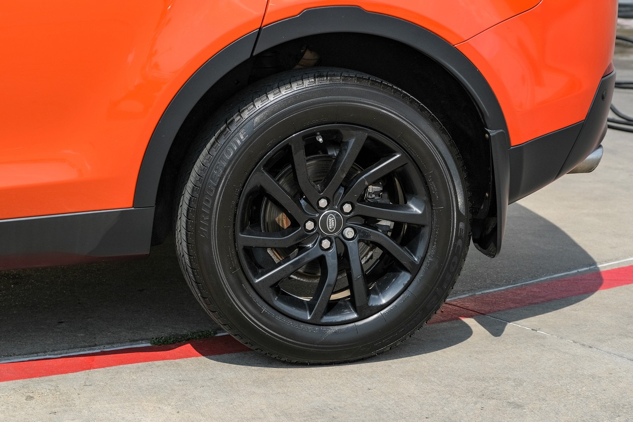 Land Rover Discovery Sport Vehicle Main Gallery Image 53