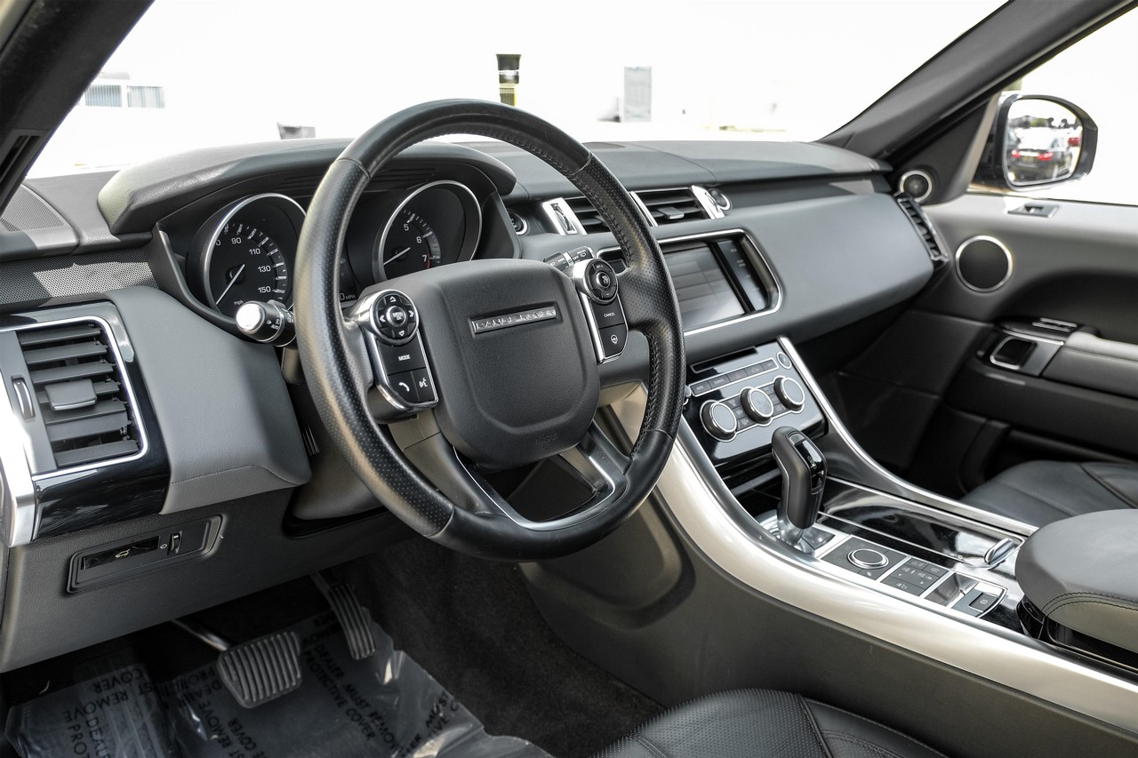 Land Rover Range Rover Sport Vehicle Main Gallery Image 03