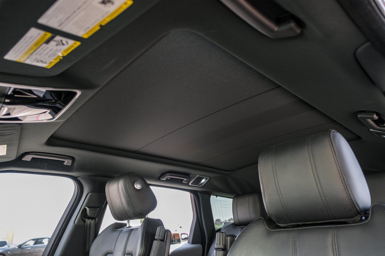 Land Rover Range Rover Sport Vehicle Main Gallery Image 05