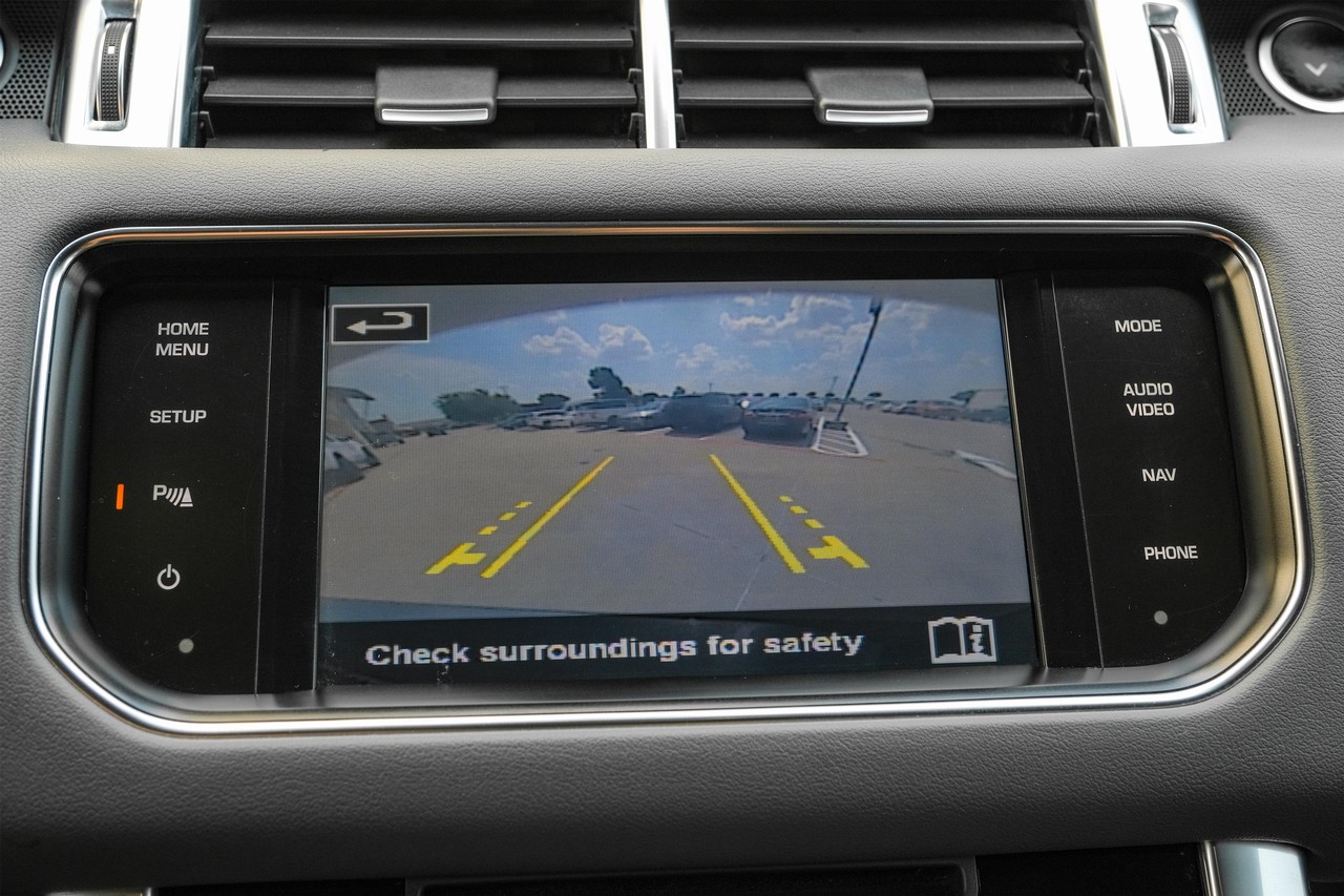 Land Rover Range Rover Sport Vehicle Main Gallery Image 21