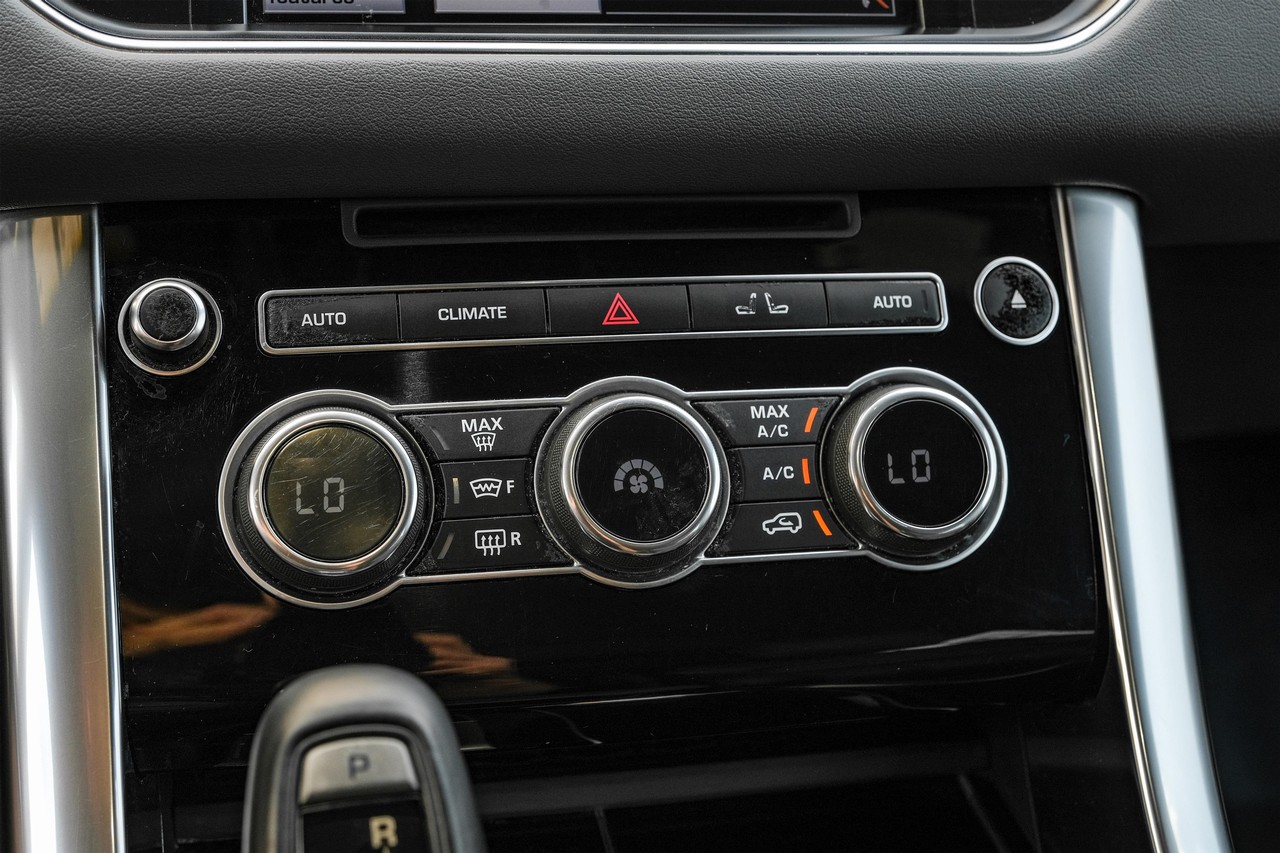 Land Rover Range Rover Sport Vehicle Main Gallery Image 25