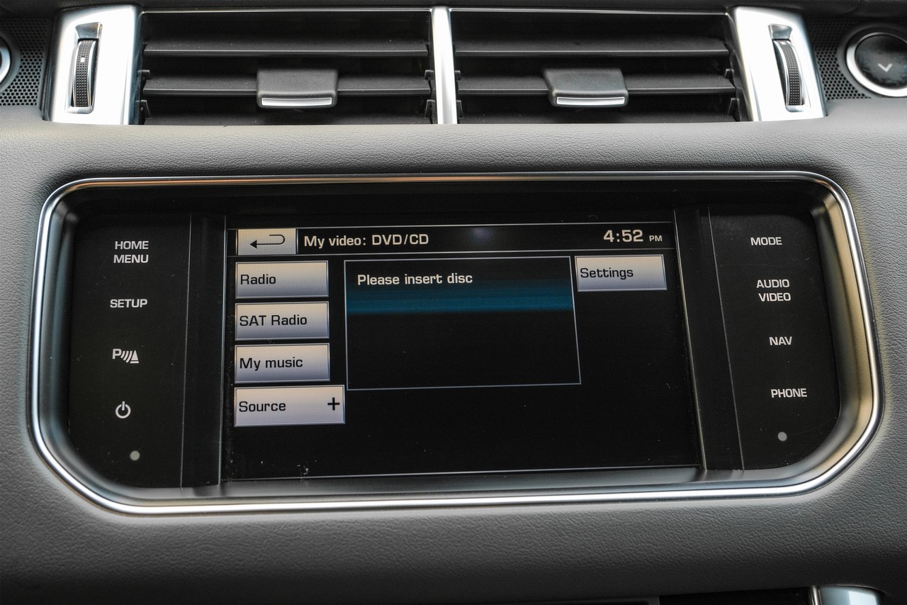 Land Rover Range Rover Sport Vehicle Main Gallery Image 26