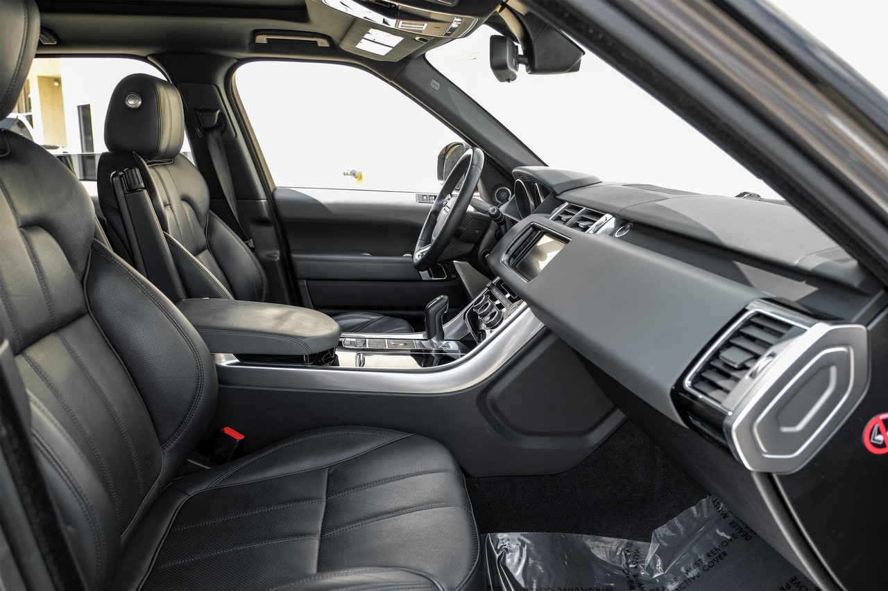 Land Rover Range Rover Sport Vehicle Main Gallery Image 31