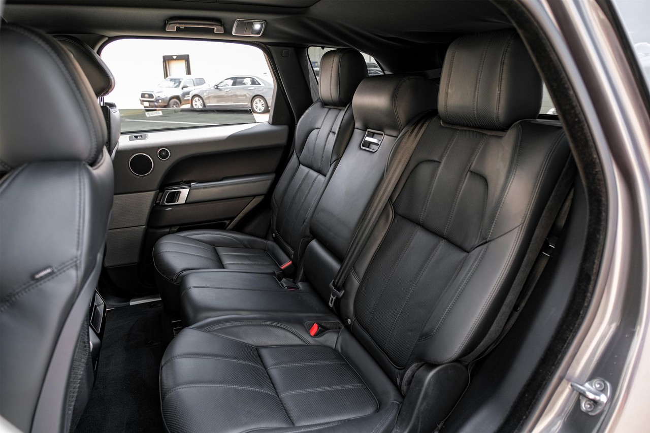 Land Rover Range Rover Sport Vehicle Main Gallery Image 36
