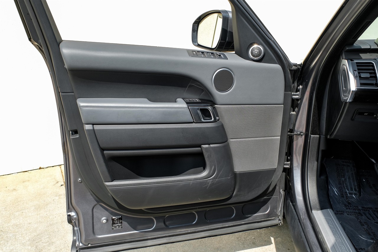 Land Rover Range Rover Sport Vehicle Main Gallery Image 39