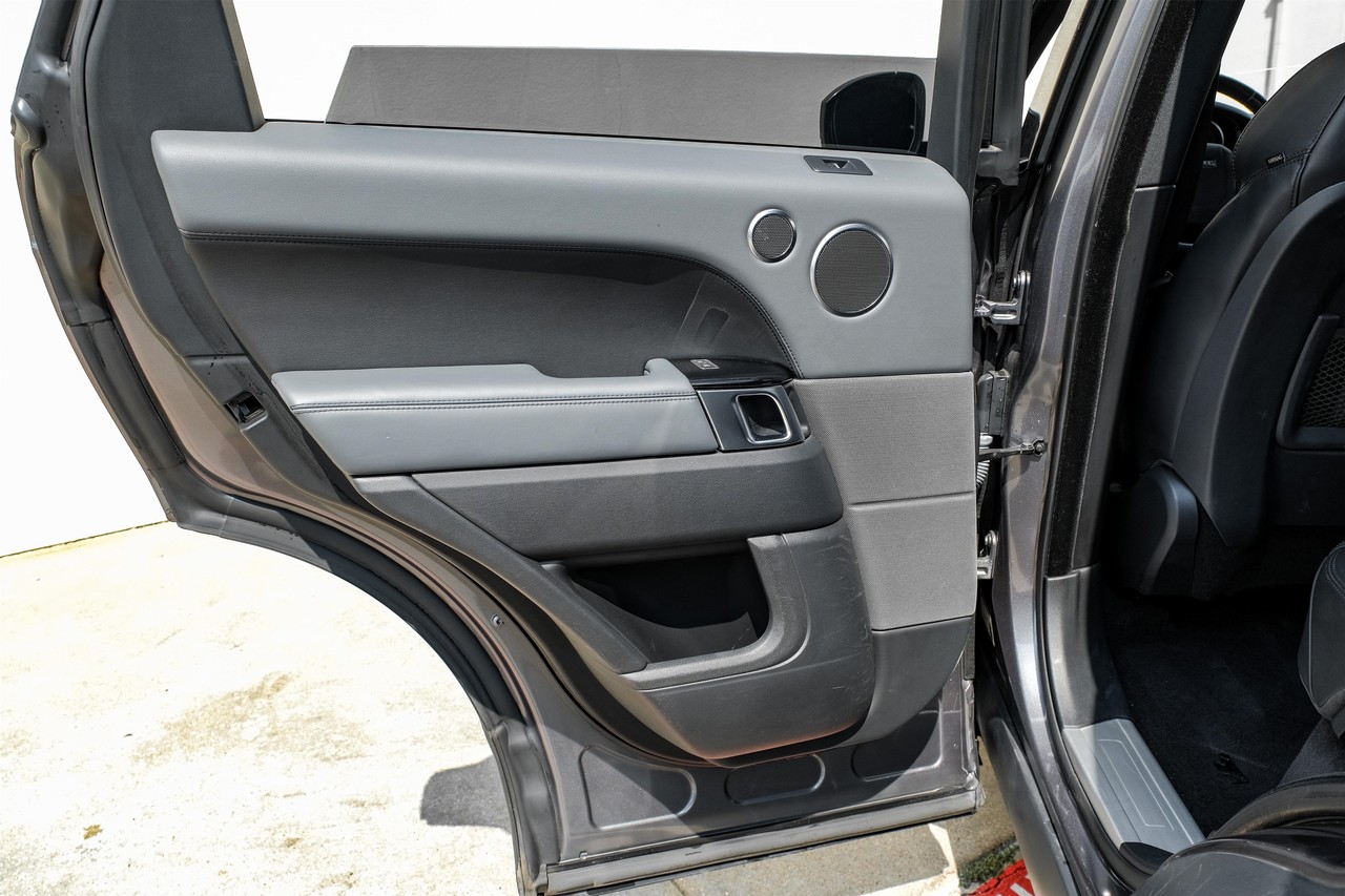 Land Rover Range Rover Sport Vehicle Main Gallery Image 42