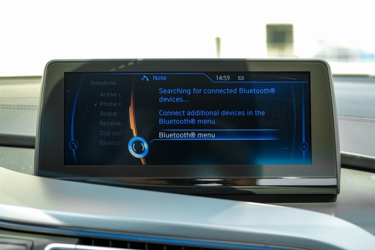 BMW i8 Vehicle Main Gallery Image 31