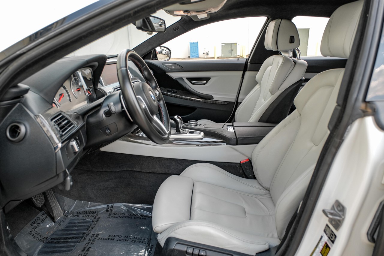 BMW M6 Vehicle Main Gallery Image 04