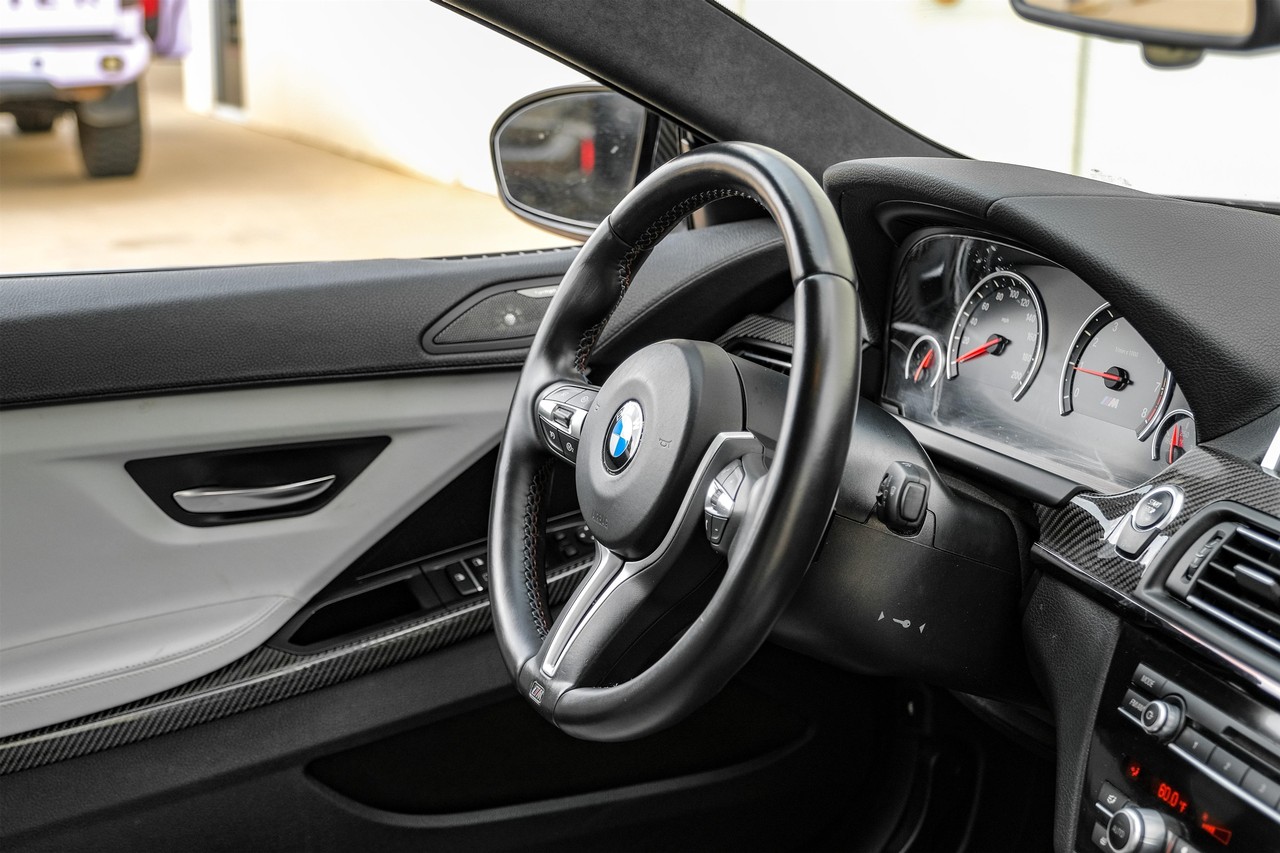 BMW M6 Vehicle Main Gallery Image 13