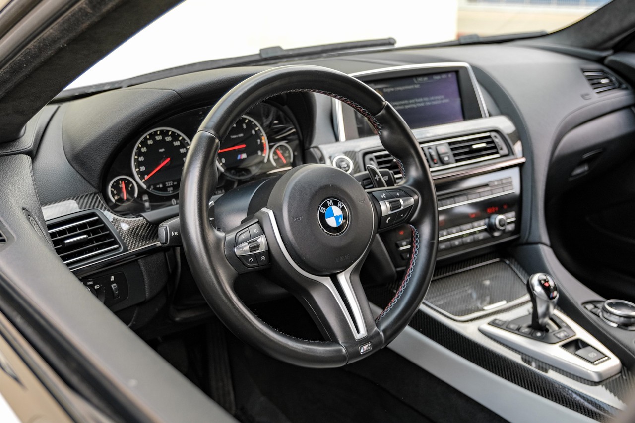 BMW M6 Vehicle Main Gallery Image 15