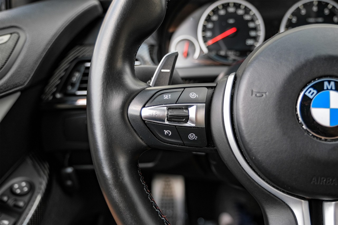 BMW M6 Vehicle Main Gallery Image 16