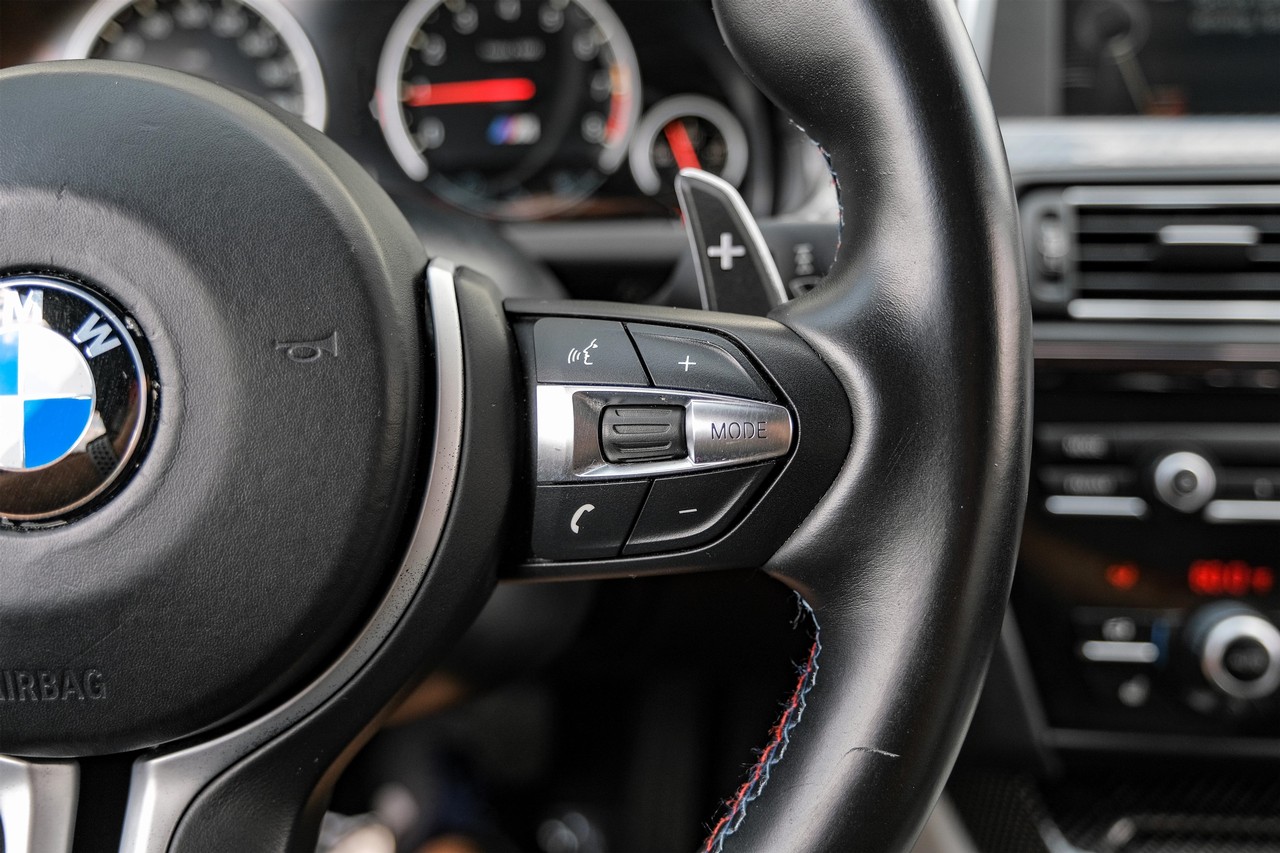 BMW M6 Vehicle Main Gallery Image 17