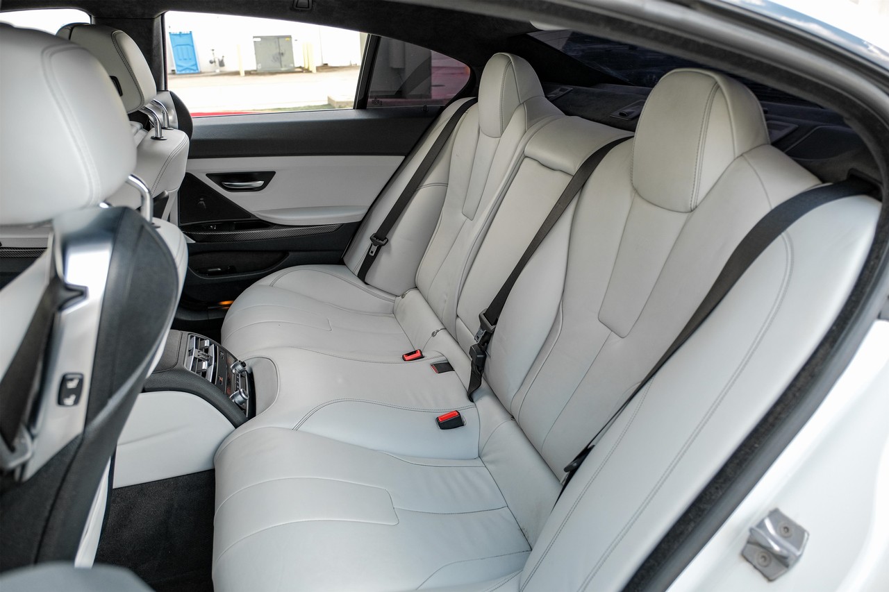 BMW M6 Vehicle Main Gallery Image 37
