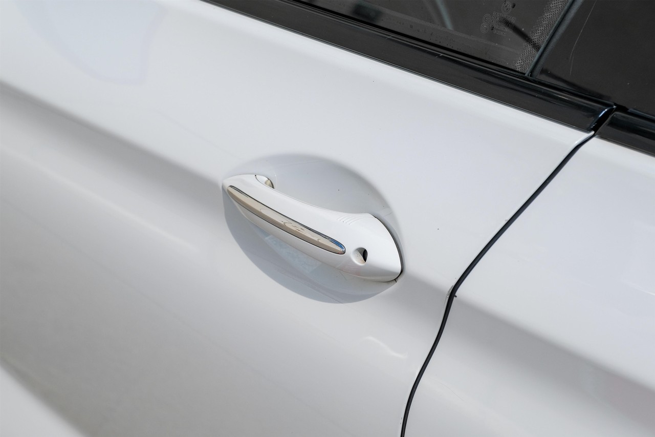 BMW M6 Vehicle Main Gallery Image 40