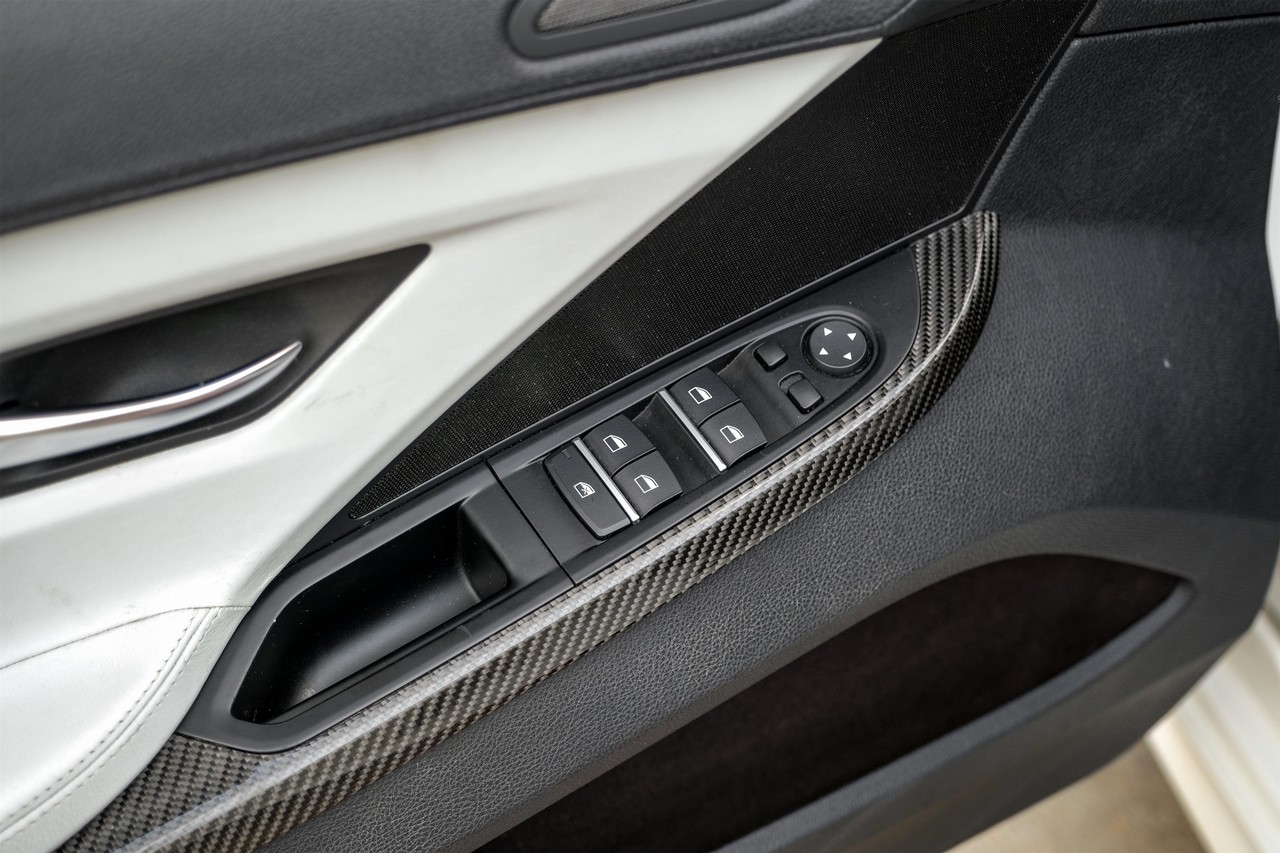 BMW M6 Vehicle Main Gallery Image 43