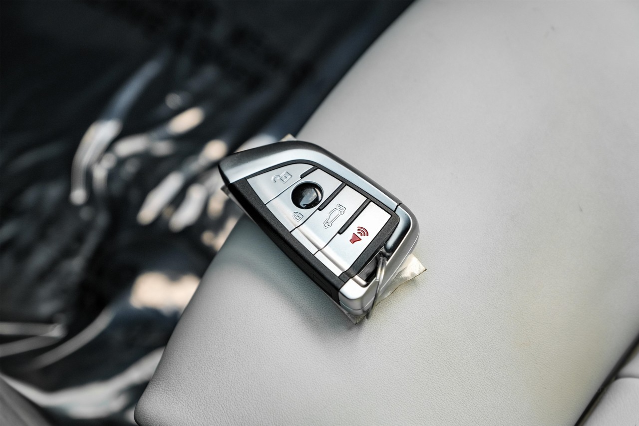 BMW M6 Vehicle Main Gallery Image 54
