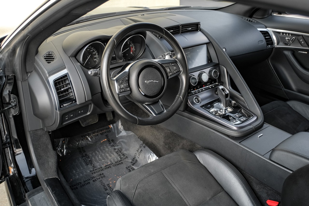 Jaguar F-Type Vehicle Main Gallery Image 03