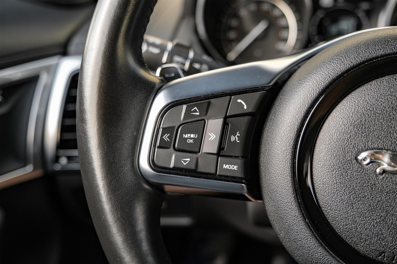 Jaguar F-Type Vehicle Main Gallery Image 15